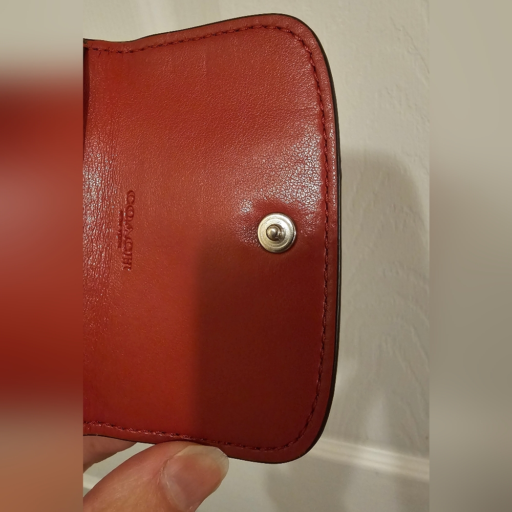 Coach Rare Sparkle Red Card Pouch - Picture 14 of 17